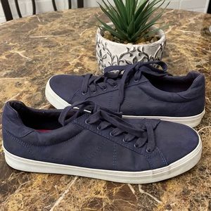Men’s casual shoe